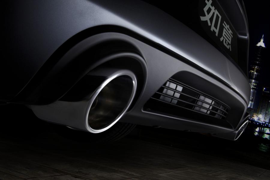  Chrysler 300C Ruyi Design Concept 2012 года  (фото 13 из 24)